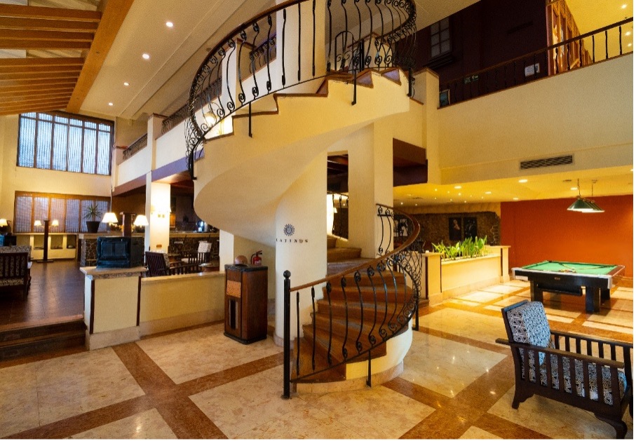 لاتينوس بار